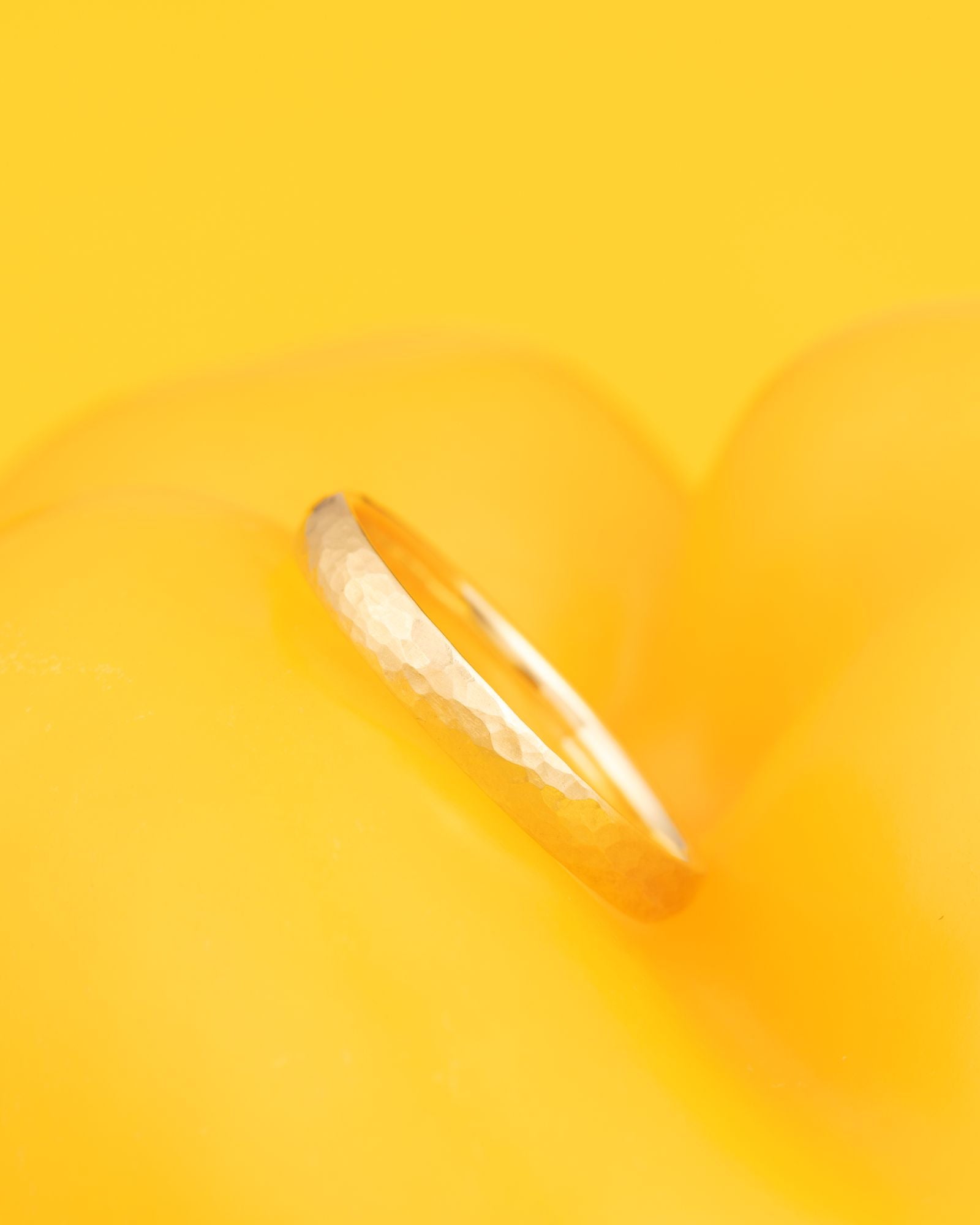 Demi-jonc confort 3mm martelé