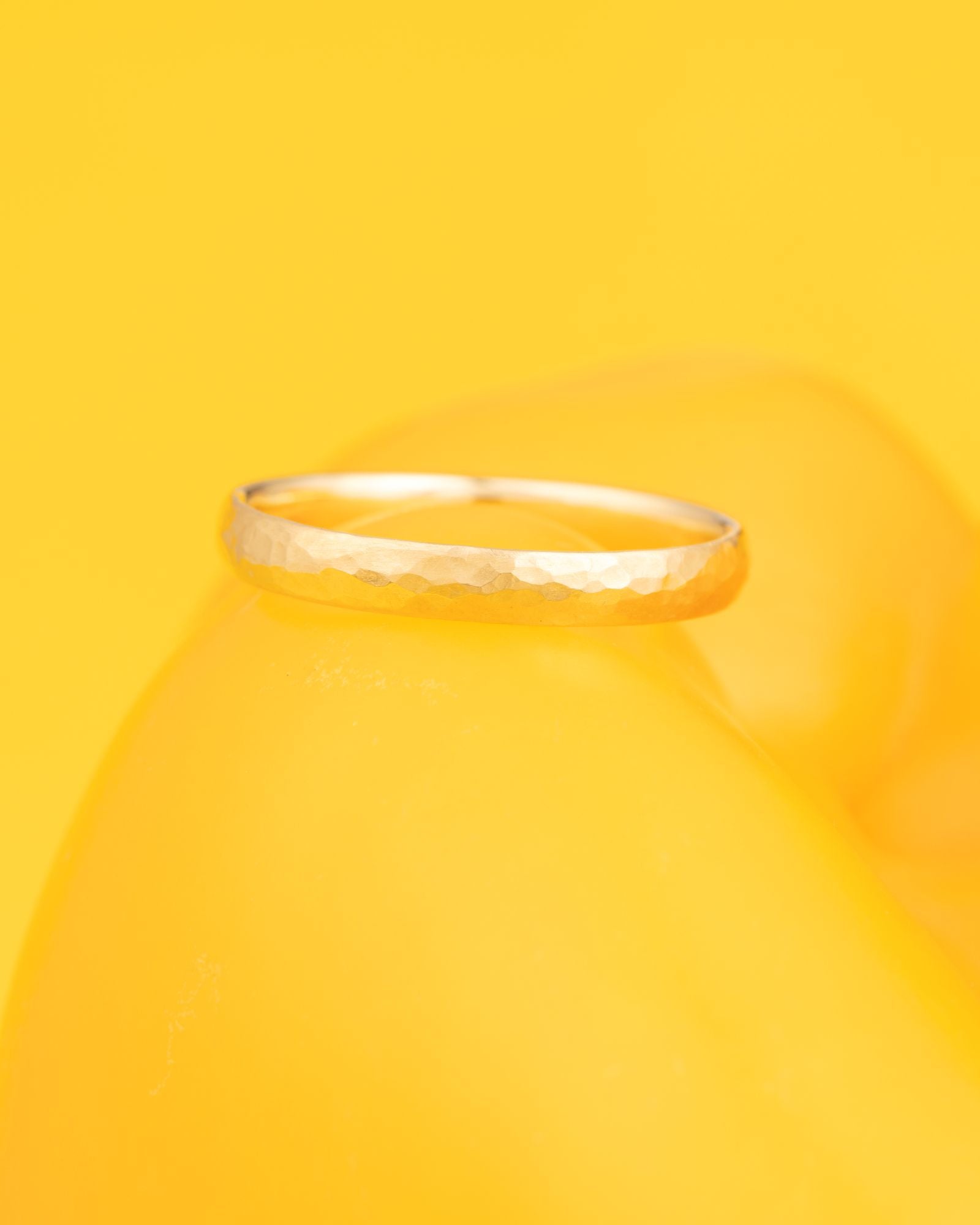 Demi-jonc confort 3mm martelé