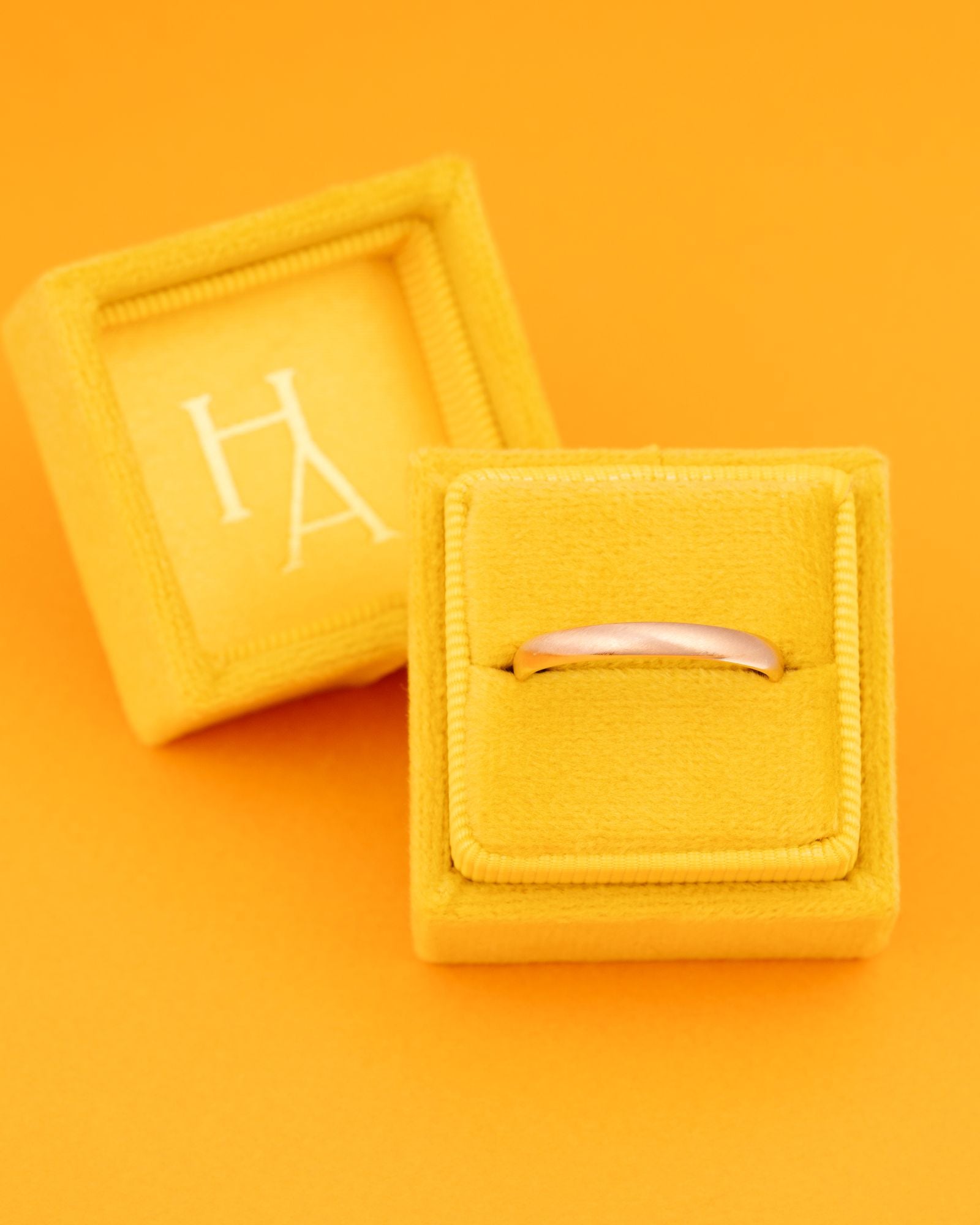 Demi-jonc confort brossé 3mm