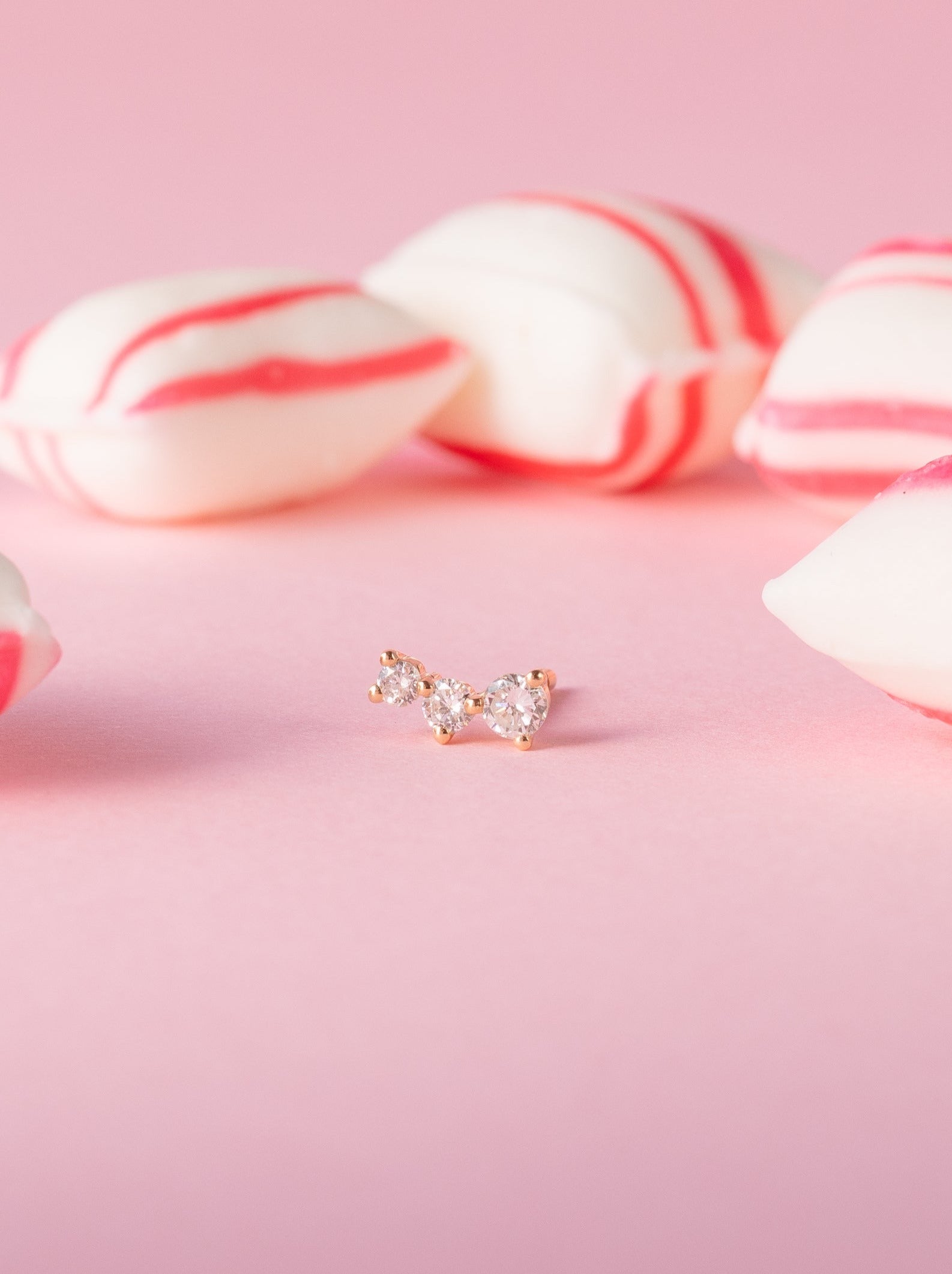 boucle d'oreille en or 18 carats et diamants recyclés