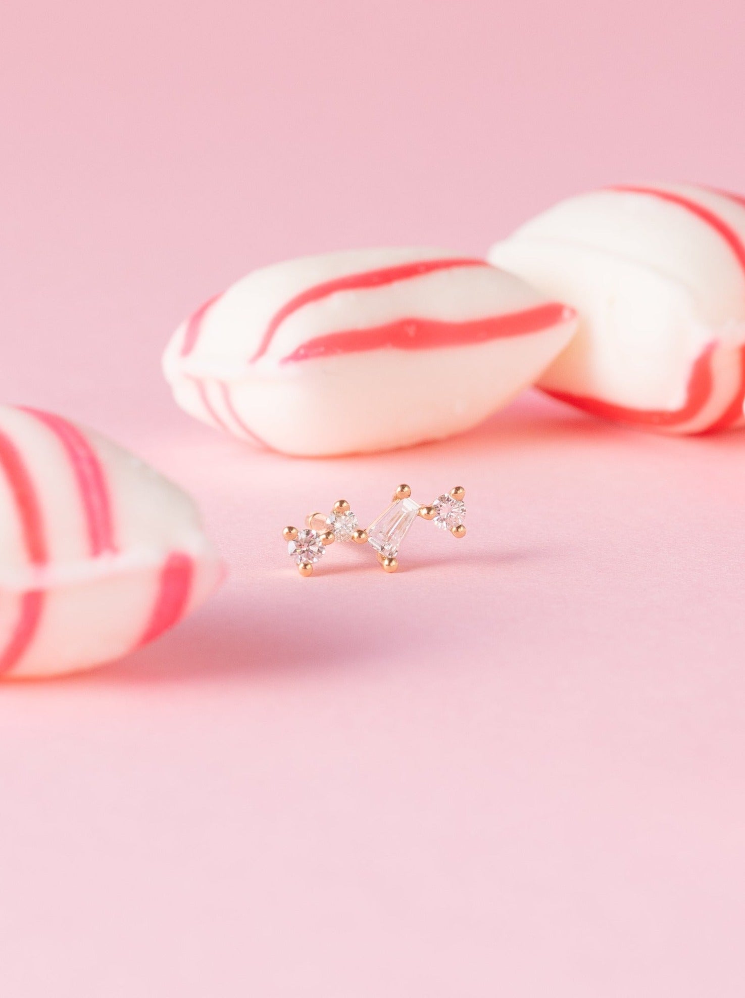 boucle d'oreille en or 18 carats et diamants recyclés