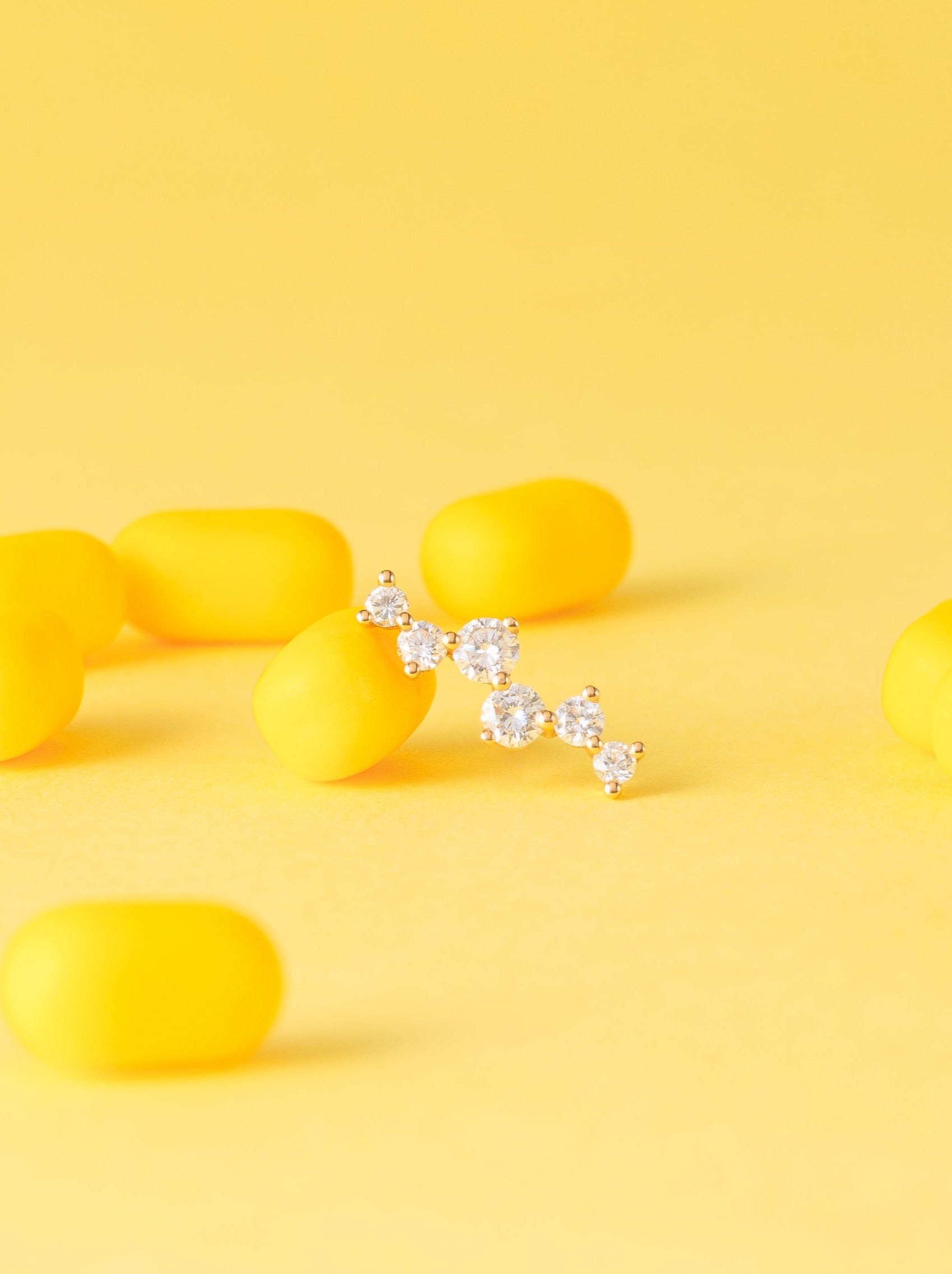 boucle d'oreille en or 18 carats et diamants recyclés