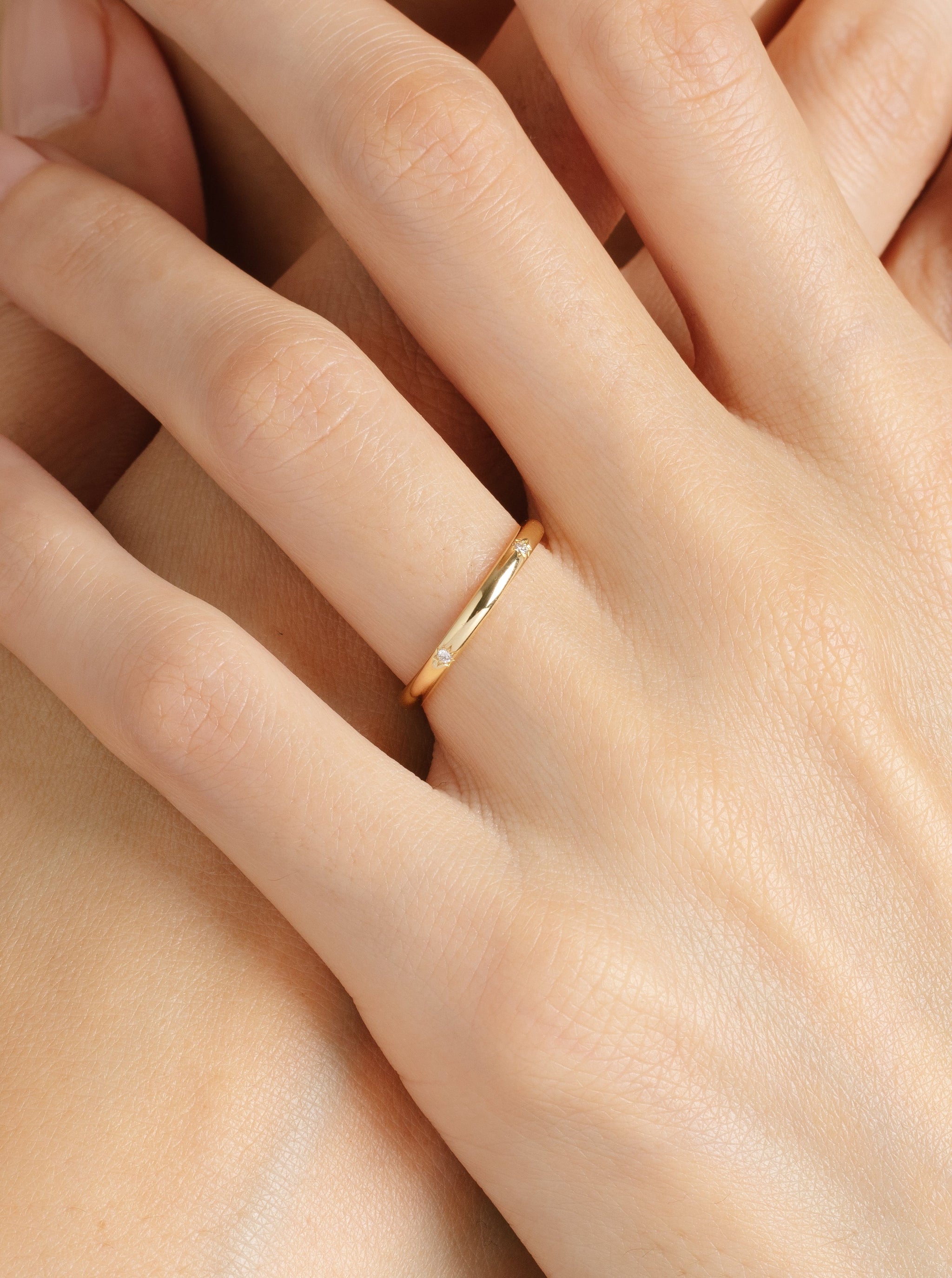 Demi-jonc classique 2mm sertie étoile 5 diamants