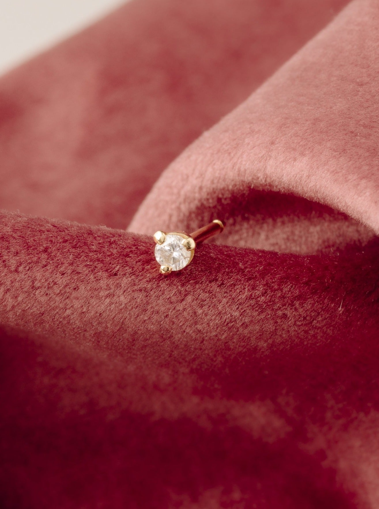 boucle d'oreille en or 18 carats et diamants recyclés